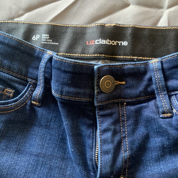 Liz Claiborne Sara Crop Mid Rise Women's Blue Jean Capri Size 6P, Preloved - Picture 2 of 6